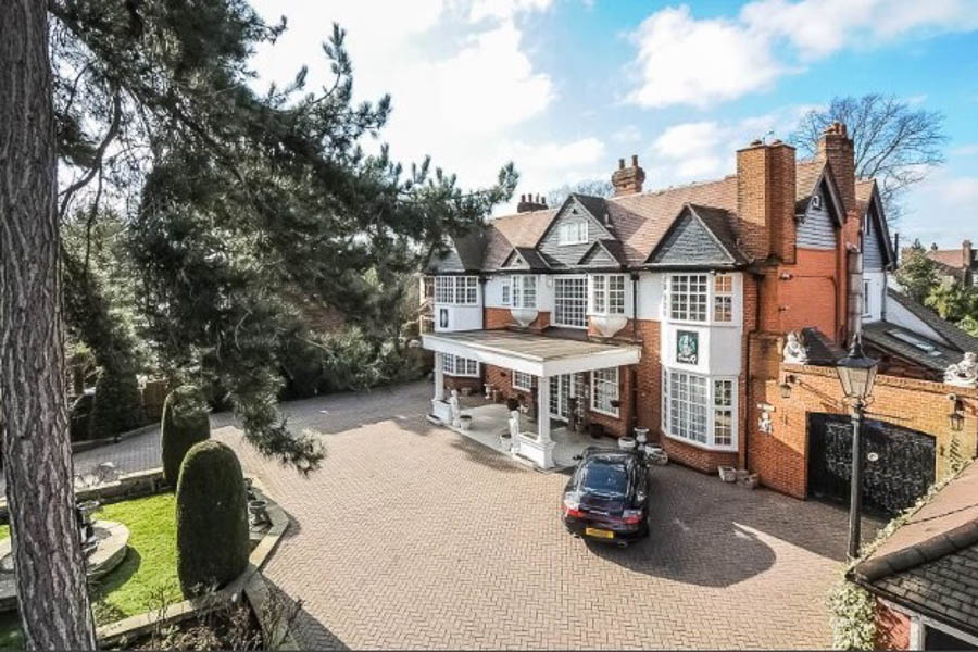 RES-8401, H22033, 11865, Redbridge, East London, Houses, Houses - Suburban, Suburban Houses, Fronts Doors, 