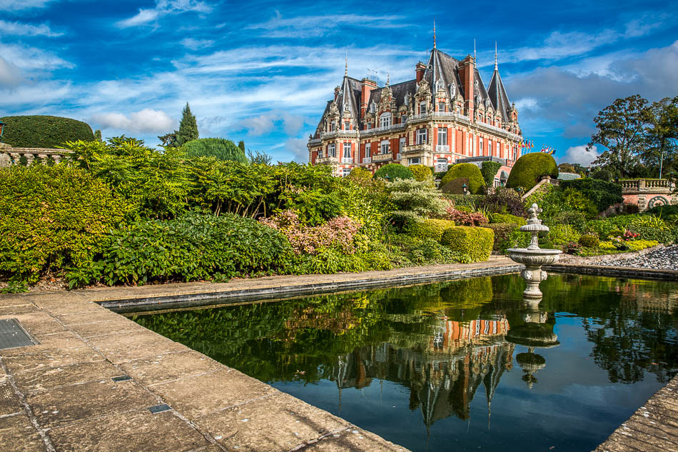 Foreign Looking, Stately Homes