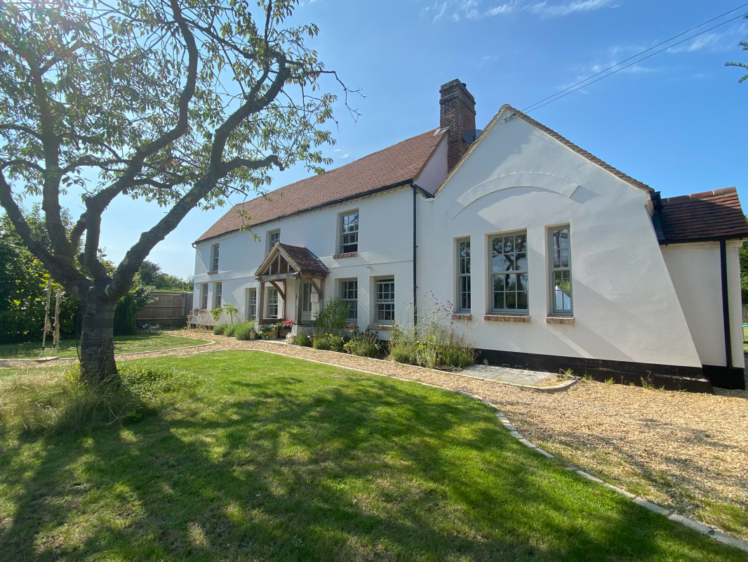 RES-13730, H25253, 16310, Ametrine, Surrey, South East, Family Houses, Houses - Suburban, Kitchens - Country, Modern Houses & Family Houses